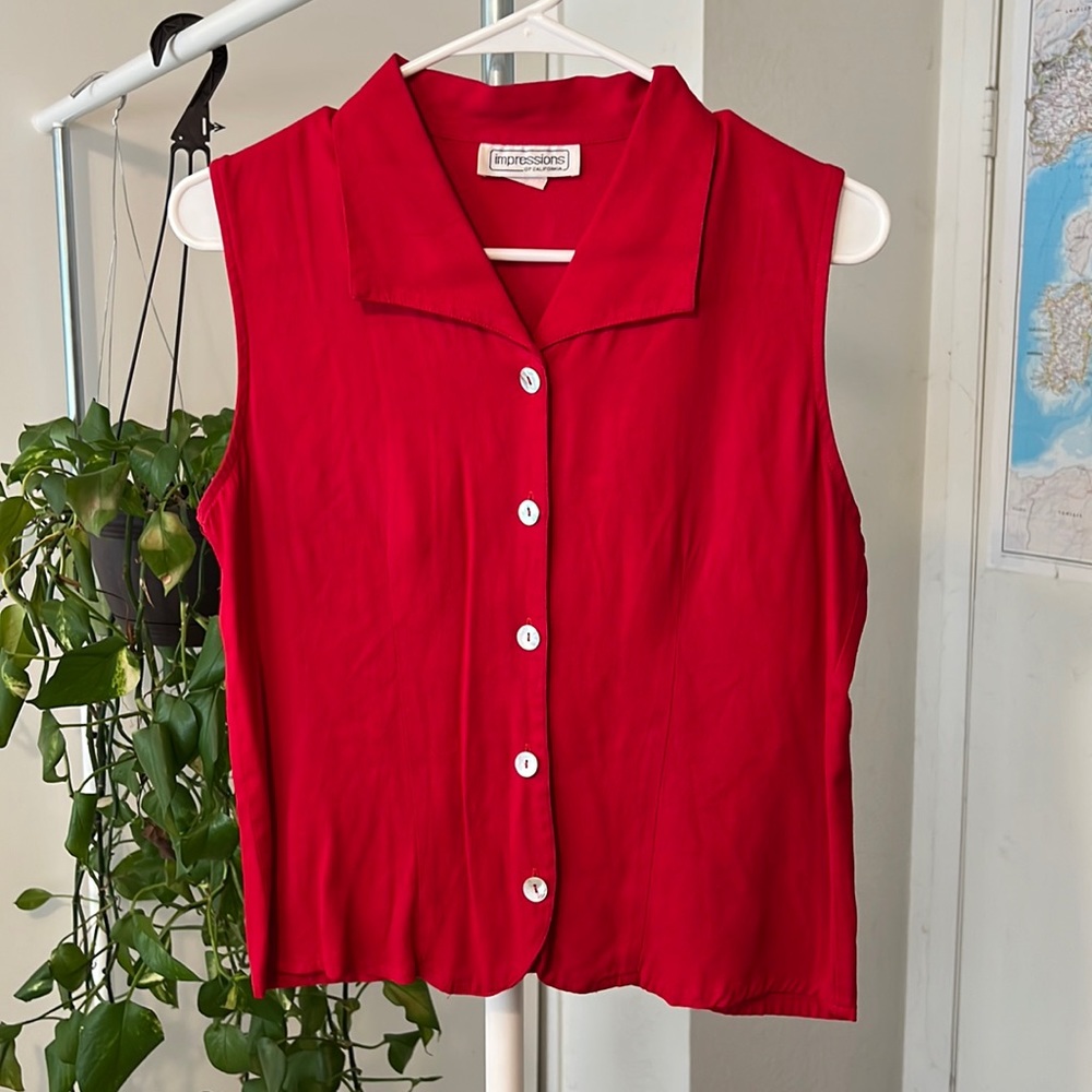 Pretty Red Vintage Button Up Top with Sea Shell Buttons (Size Medium)